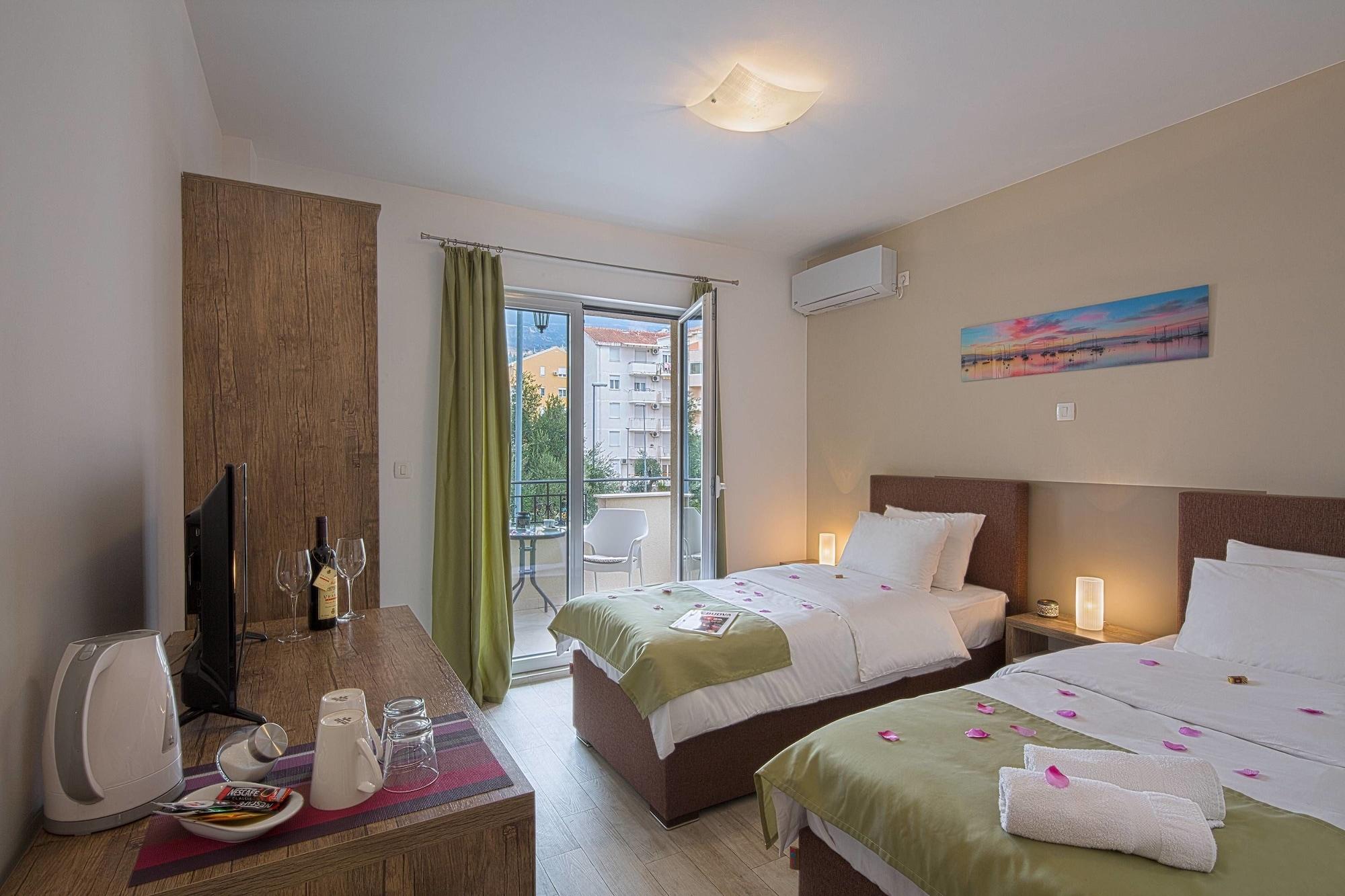 Le Marc Guest House Будва Екстер'єр фото