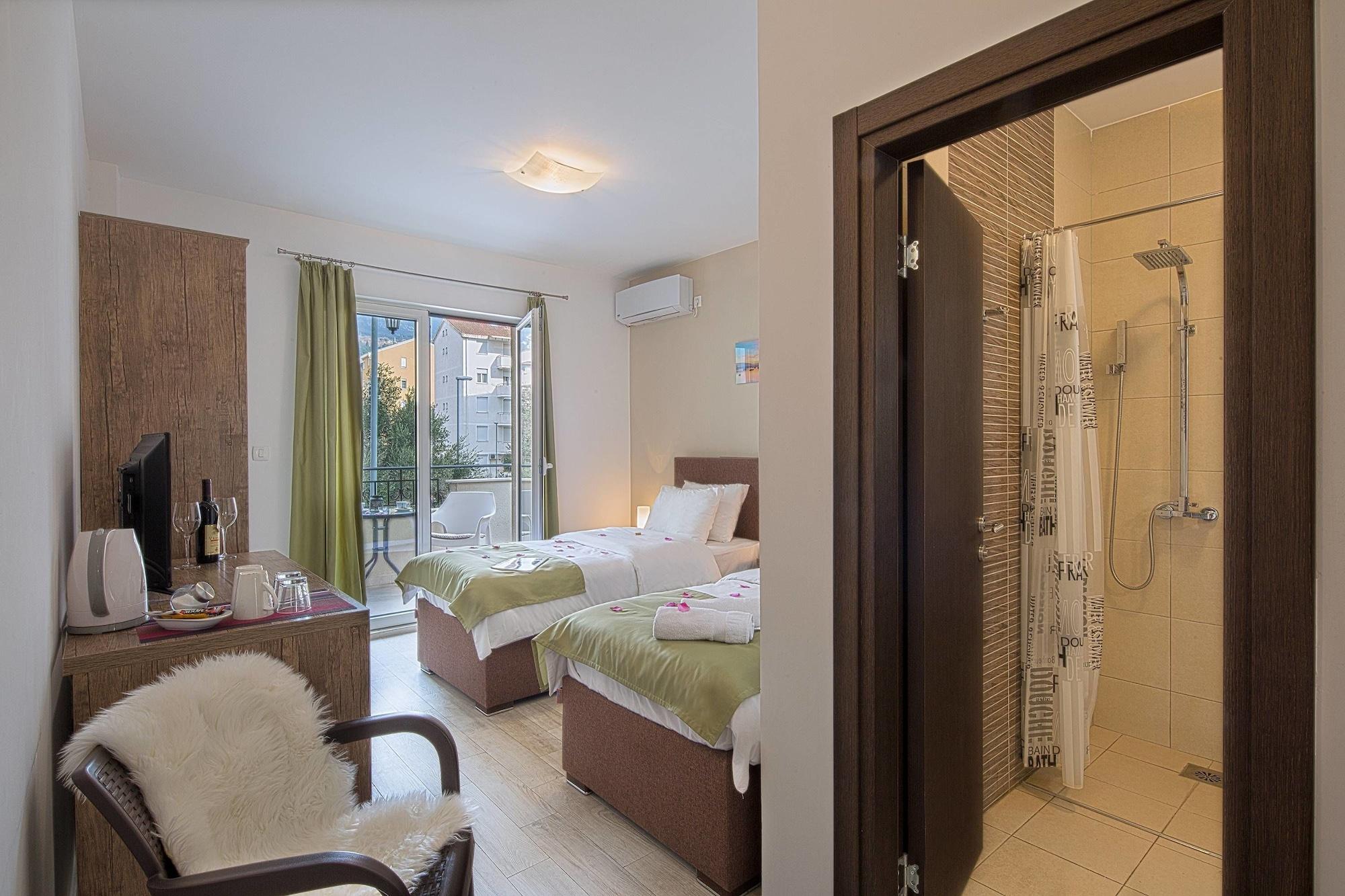 Le Marc Guest House Будва Екстер'єр фото