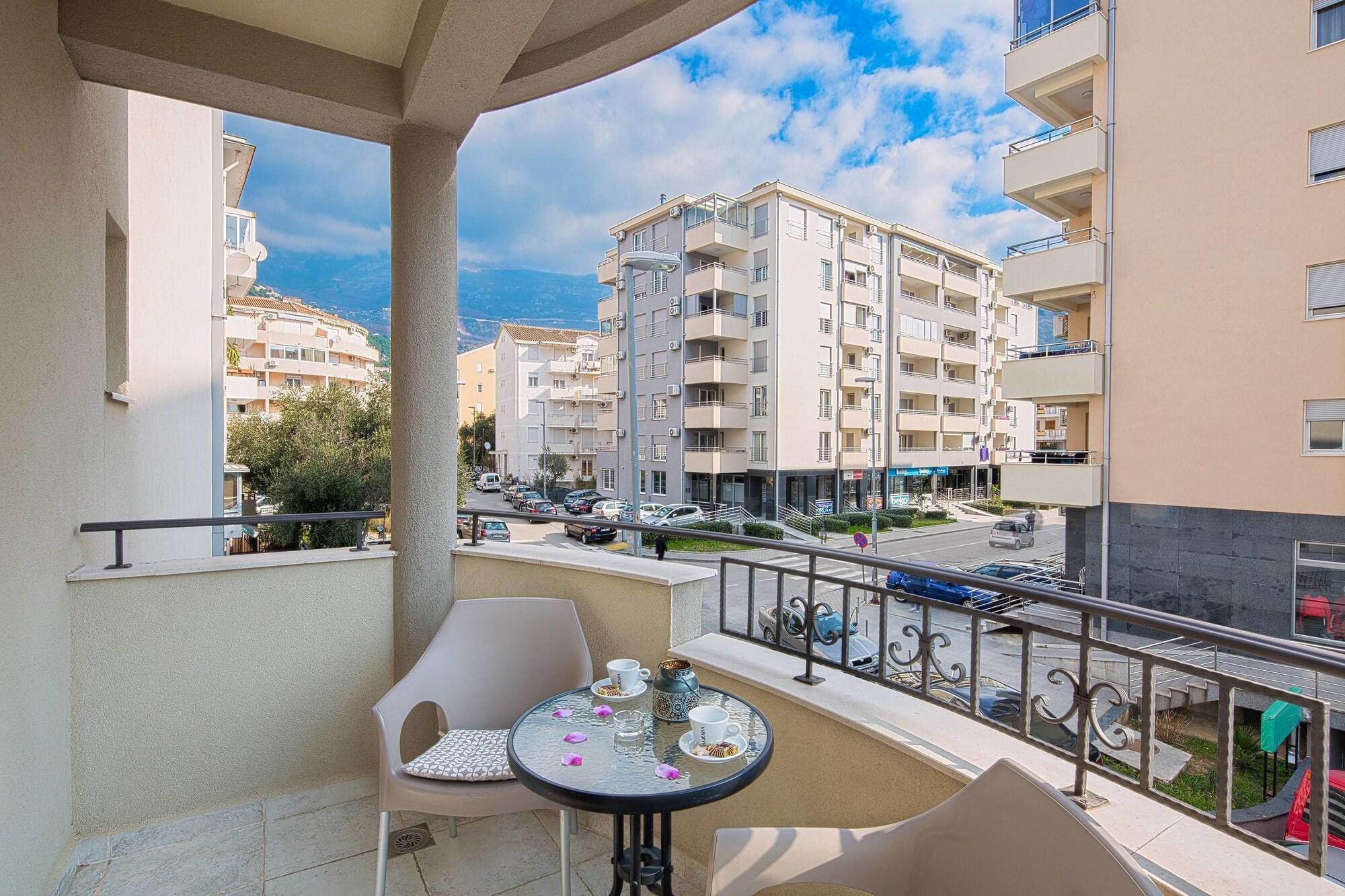 Le Marc Guest House Будва Екстер'єр фото