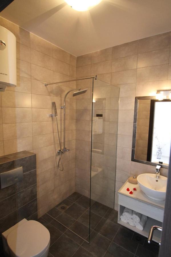 Le Marc Guest House Будва Екстер'єр фото