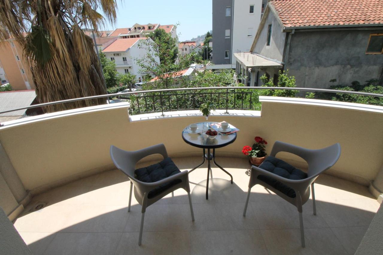Le Marc Guest House Будва Екстер'єр фото