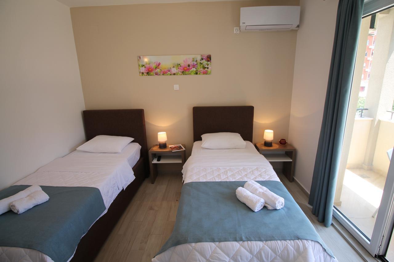 Le Marc Guest House Будва Екстер'єр фото
