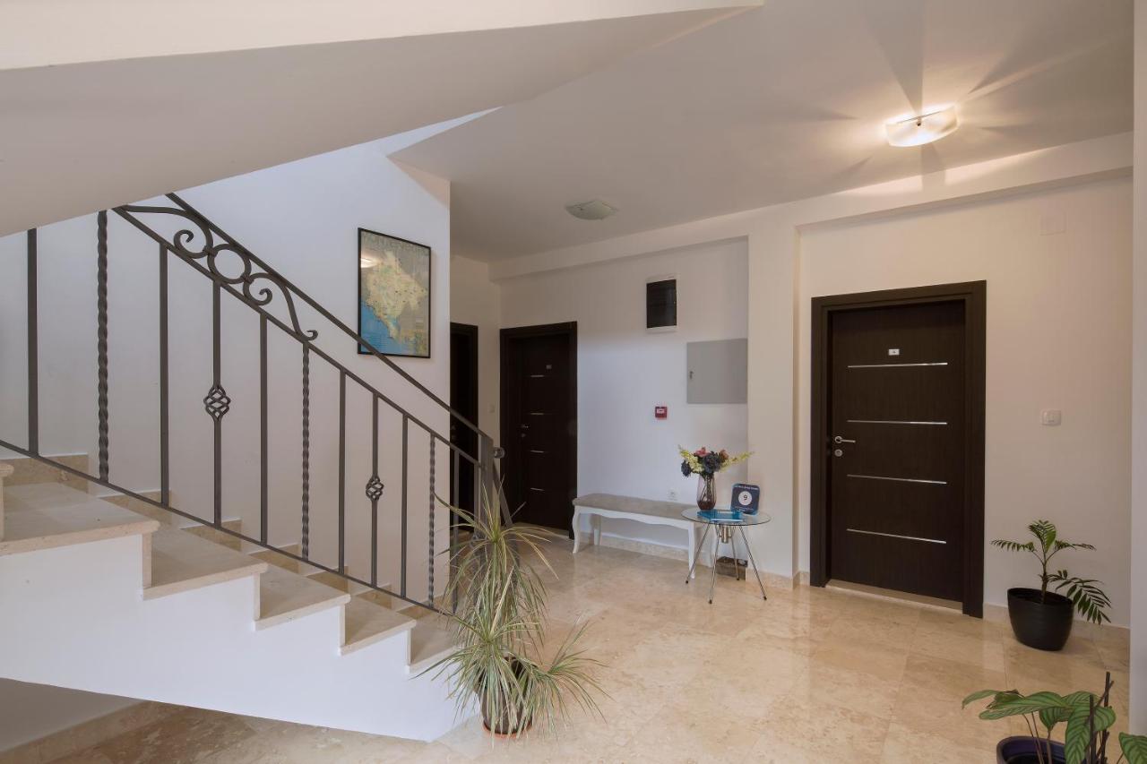 Le Marc Guest House Будва Екстер'єр фото