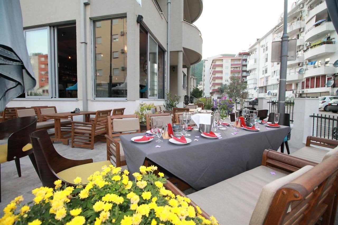 Le Marc Guest House Будва Екстер'єр фото