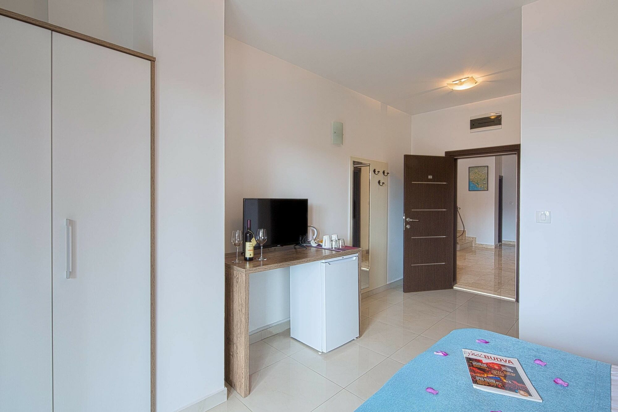 Le Marc Guest House Будва Екстер'єр фото